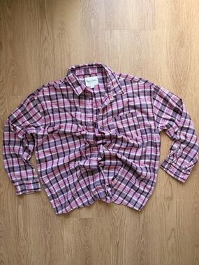 Aeropostale Pink and White Plaid Button-Up Shirt